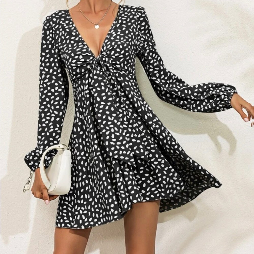 Lantern Sleeve Tie front All over print dress